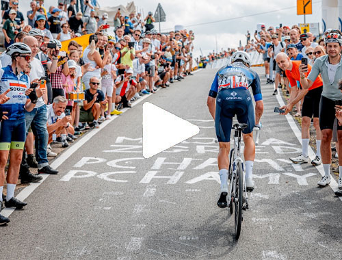 Le maillot à Pois Tim Wellens sur le podium du Tour de France 2019 à